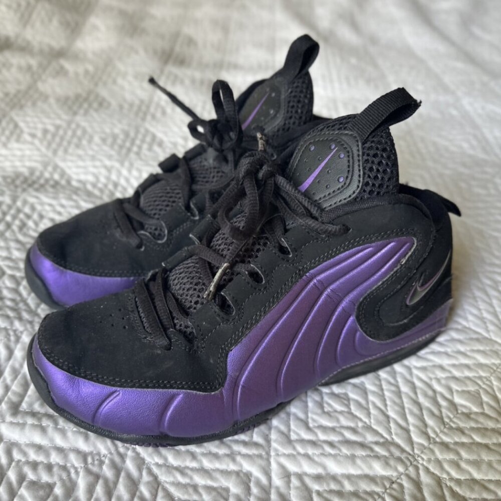 Purple & Black Nike Basketball Shoes / Sneakers Boys 3